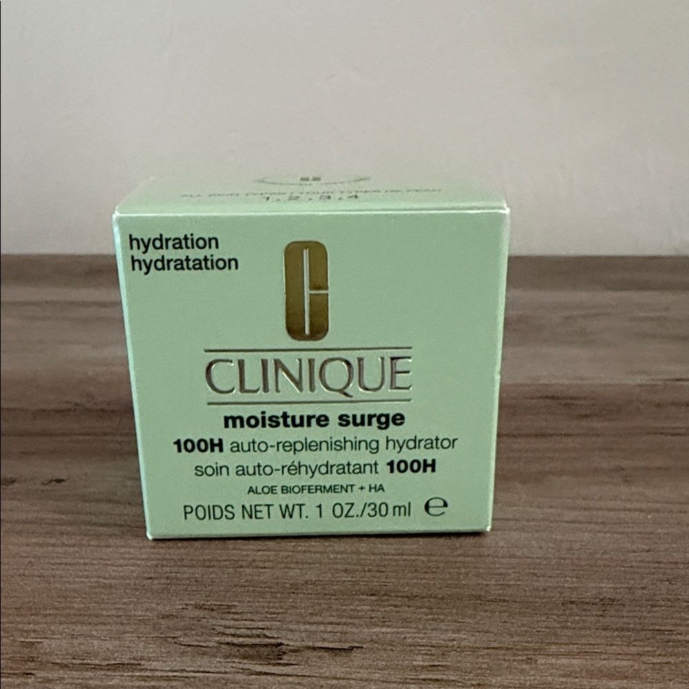CLINIQUE -Moisture Surge™ 100H Auto-Replenishing Hydrator Gel- Cream Moisturizer